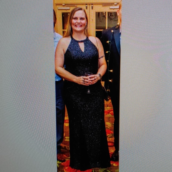 Floor length evening gown - Picture 1 of 8